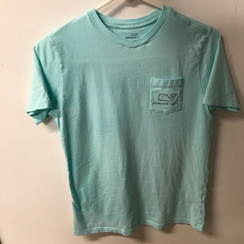 Vineyard vines t-shirt